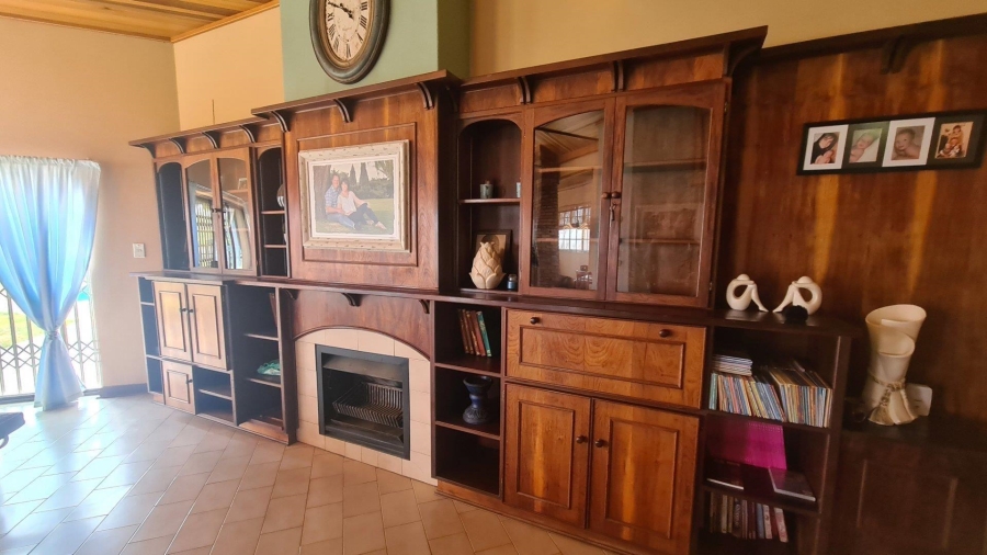 5 Bedroom Property for Sale in Wilgeboom A H North West